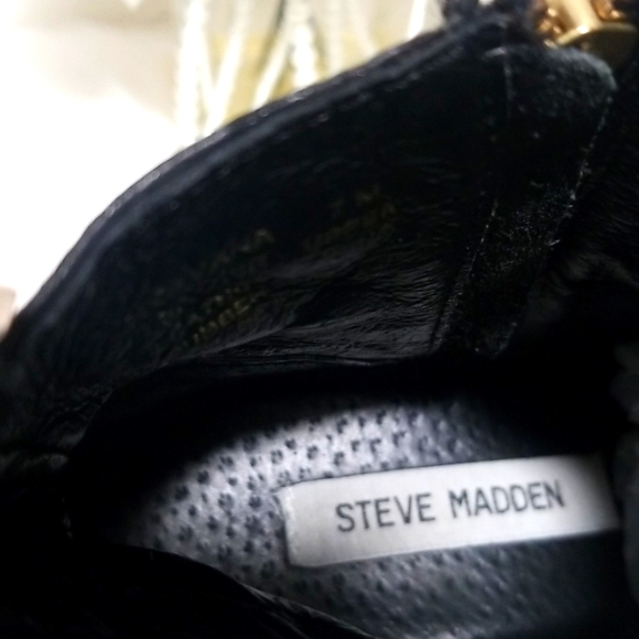 Steve Madden 'Nyrvana' Leather Ankle Boots - Picture 14 of 14